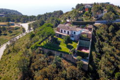 Exclusive villa à vendre avec vue panoramique sur la mer