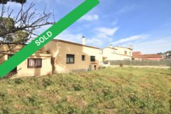 1222- Property near the center of Begur