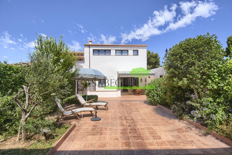 Ref-1394 Town house for sale in the center of Begur