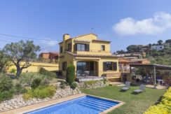 Ref 1489 Property near the center of Begur