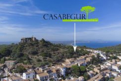 Ref 1731 Casa de pueblo para reformar con gran jardín en Begur